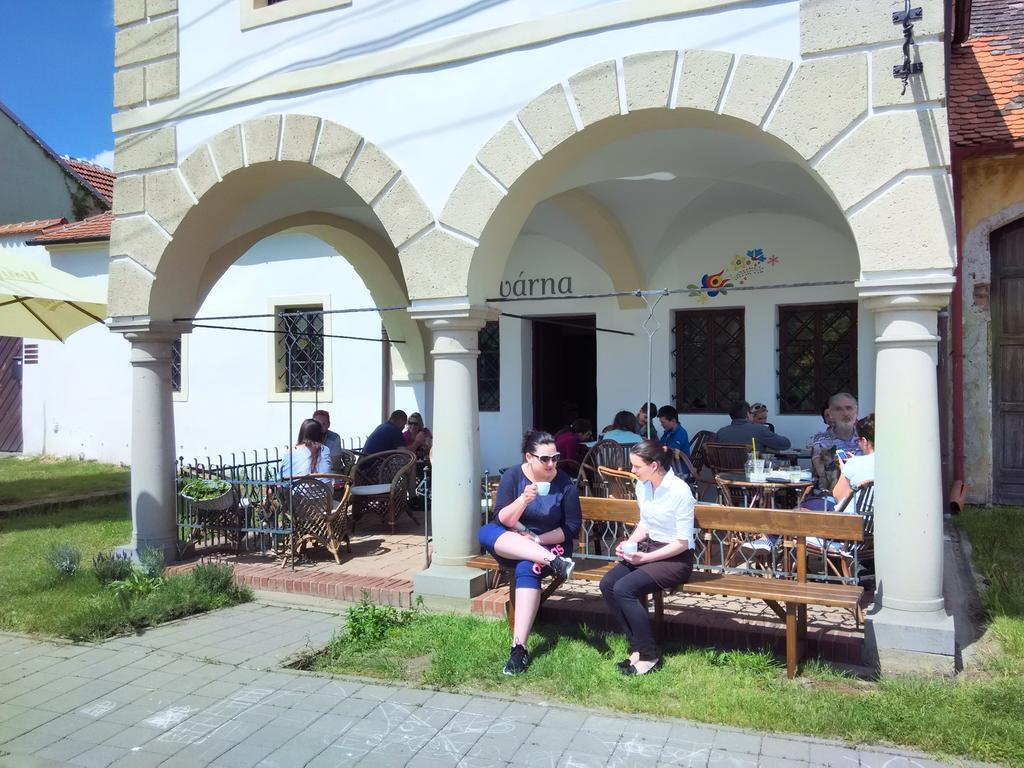 Hotel Habánský dům Dolni Vestonice Exterior foto